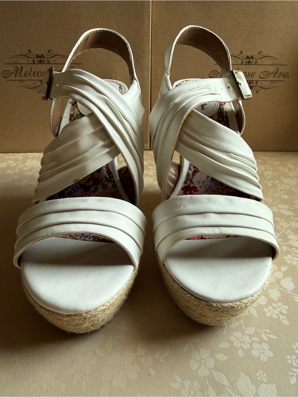 NIB Women's White Platform Wedge Heels Sandals - Classic Strappy Wedge 7.5
